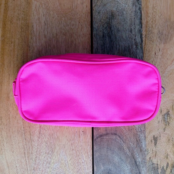 Jansport Bag in HOT PINK double zipper - Picture 2 of 10